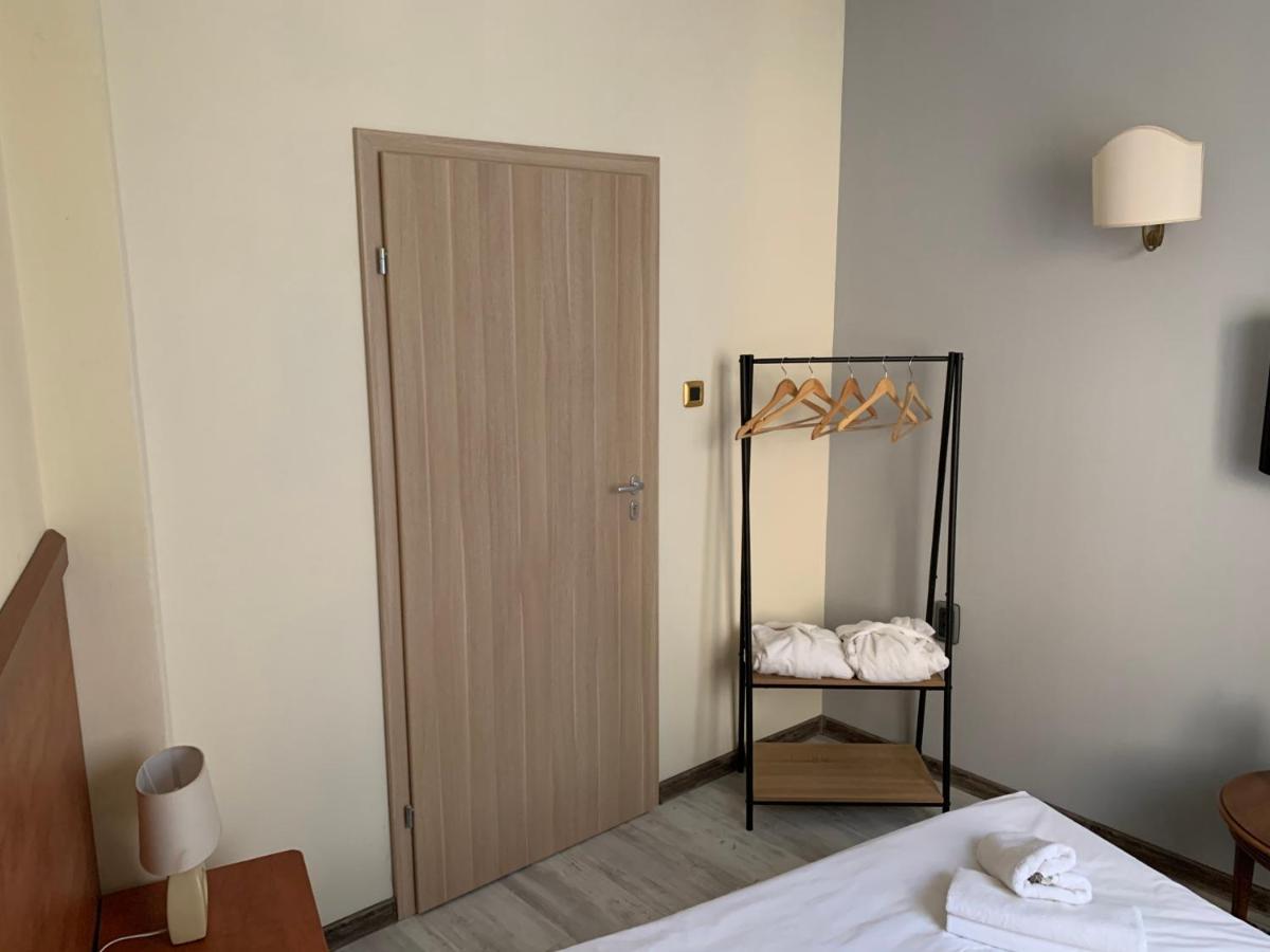 Guest Rooms Donovi فارنا المظهر الخارجي الصورة