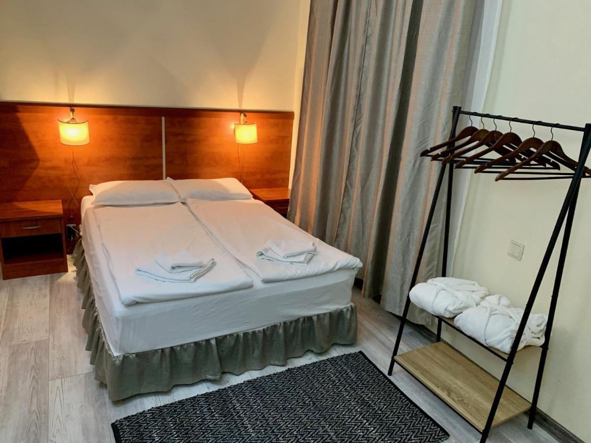 Guest Rooms Donovi فارنا المظهر الخارجي الصورة