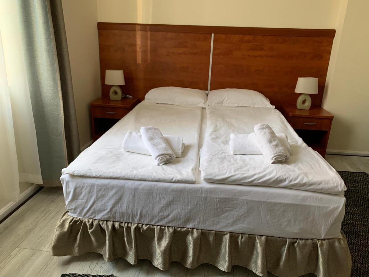 Guest Rooms Donovi فارنا المظهر الخارجي الصورة